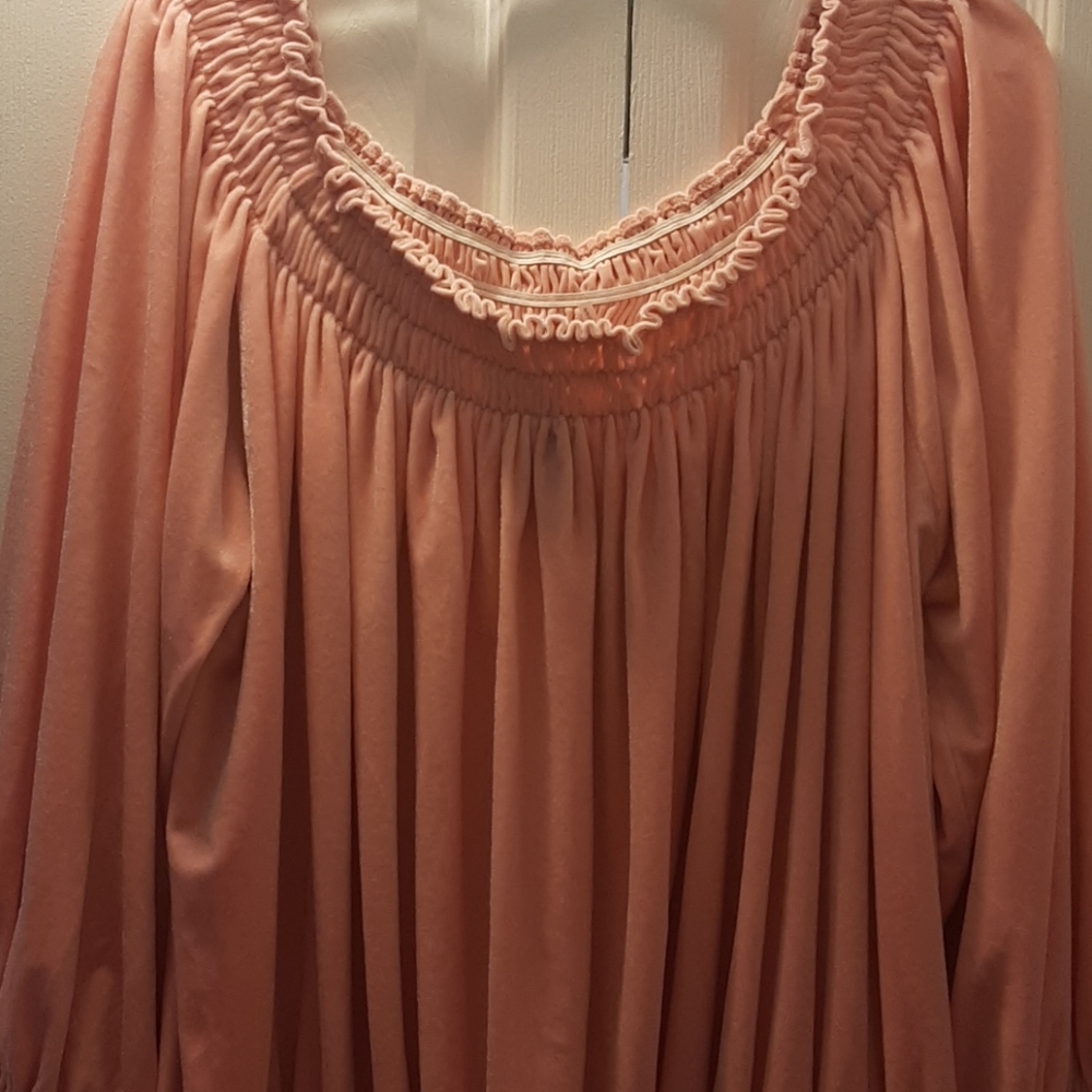 Wear off the shoulder or not, chunky sandals